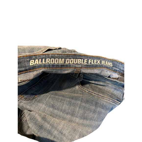 Duluth Trading Company Men’s Ballroom Double Flex Relaxed Fit Jeans - Picture 6 of 16